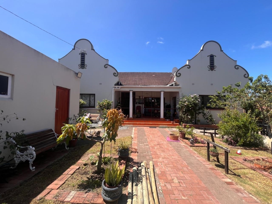 5 Bedroom Property for Sale in Cambridge Eastern Cape